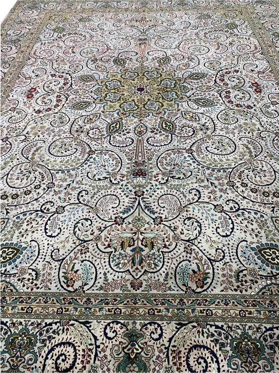 10x13 Old Persian Tabriz Masterpiece Rug - 109885.