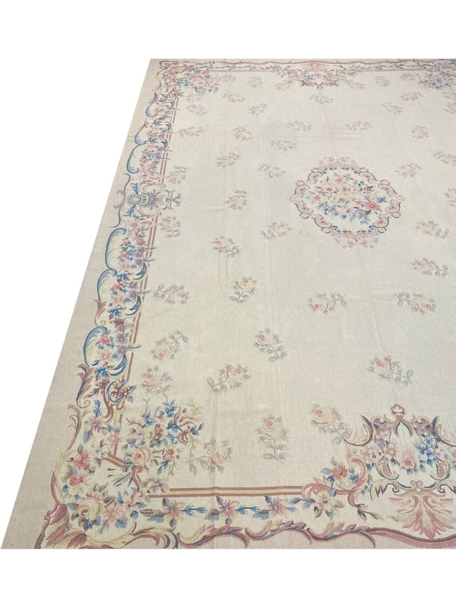 9x13 Old French Style Needlepoint Rug - 100868.
