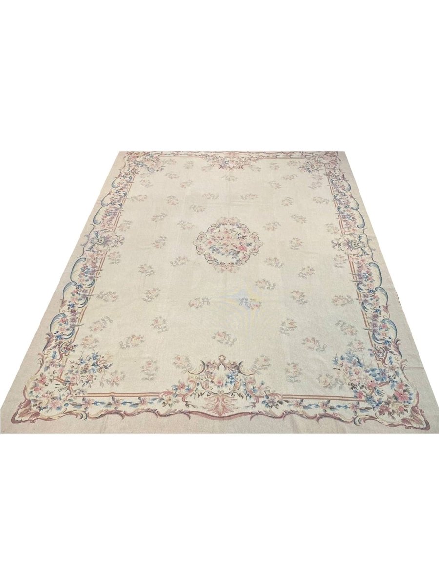 9x13 Old French Style Needlepoint Rug - 100868.