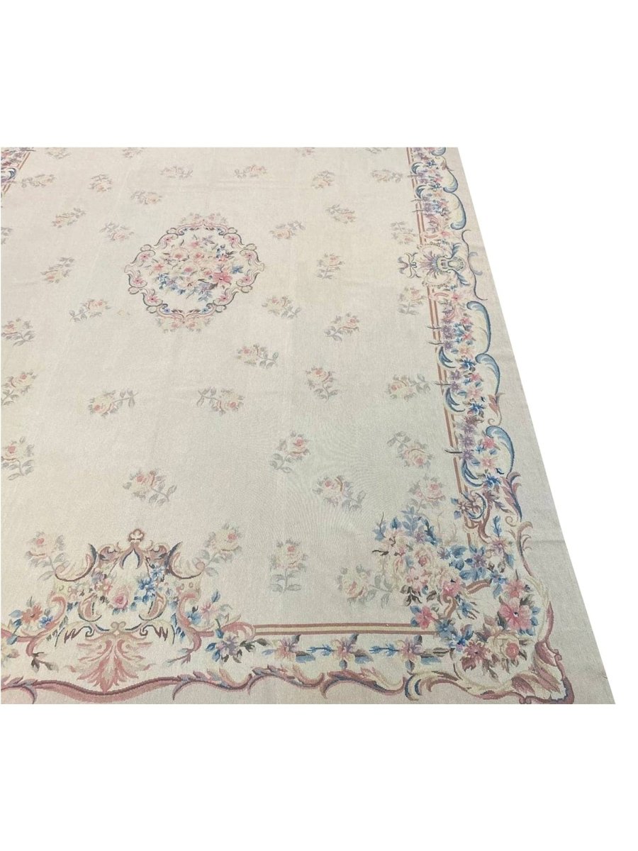 9x13 Old French Style Needlepoint Rug - 100868.