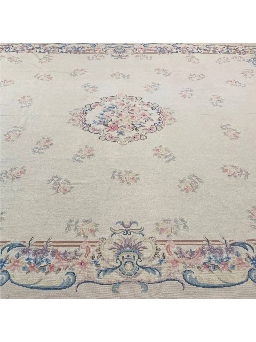 9x13 Old French Style Needlepoint Rug - 100868.