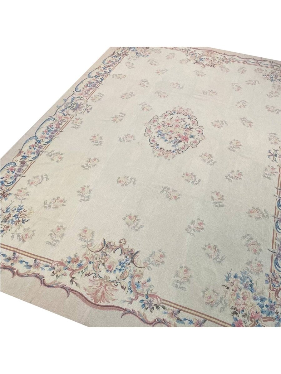 9x13 Old French Style Needlepoint Rug - 100868.