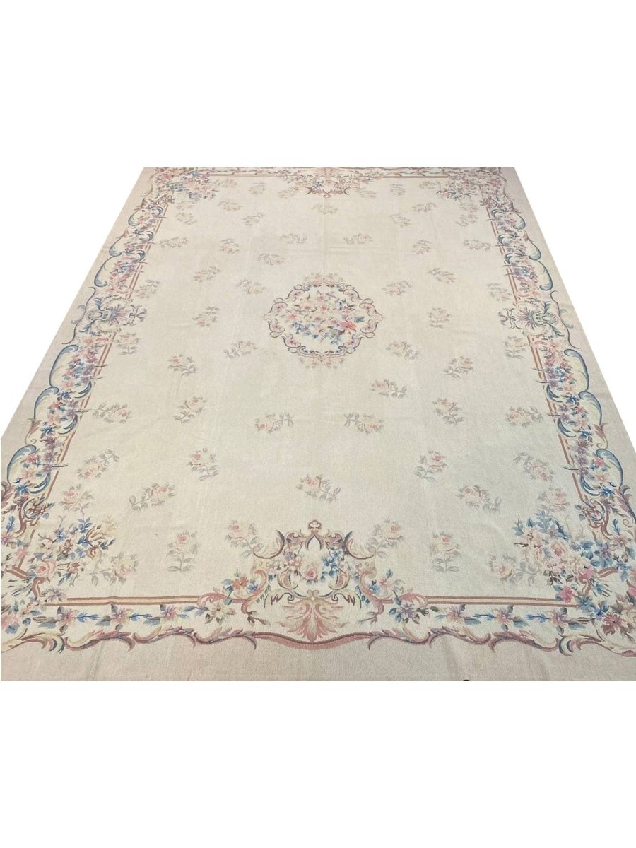 9x13 Old French Style Needlepoint Rug - 100868.